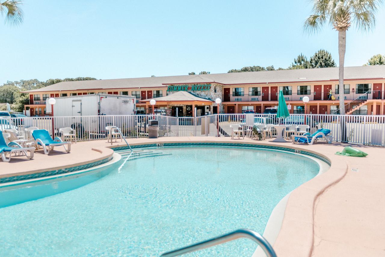 Summer Breeze Motel 2*