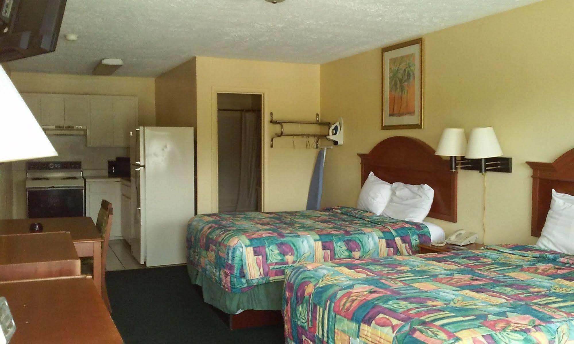 Summer Breeze 2* Upper Grand Lagoon